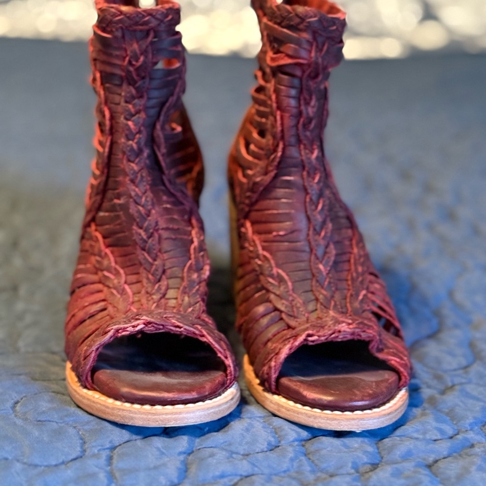 Women's Open-Toe Woven Sandals